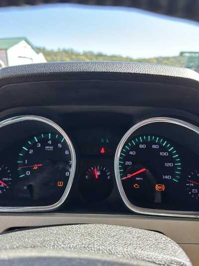 2011 Chevrolet Traverse, $1900. Photo 3