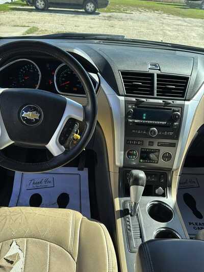 2011 Chevrolet Traverse, $1900. Photo 4