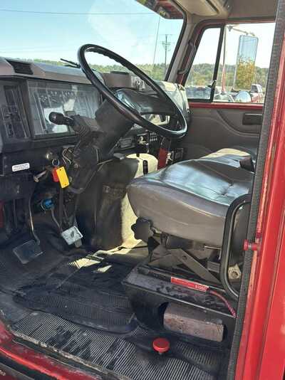 2002 International 4700, $14900. Photo 5