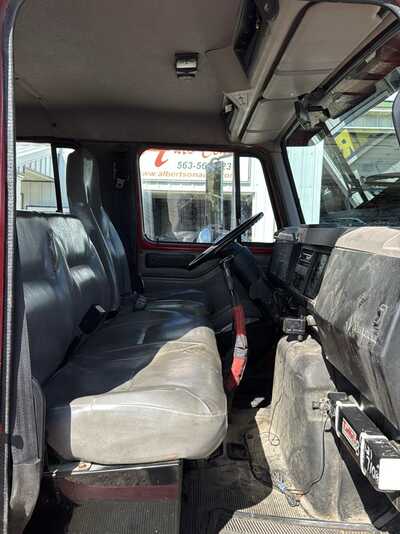 2002 International 4700, $14900. Photo 6