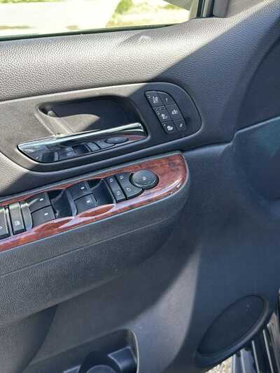 2012 Chevrolet Tahoe, $10900. Photo 7