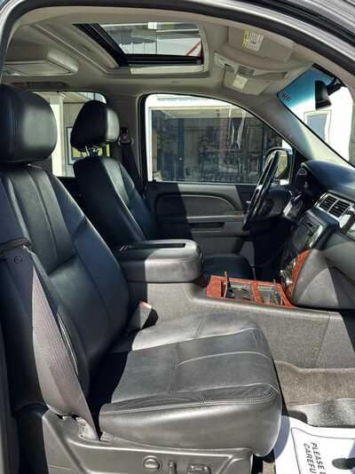 2012 Chevrolet Tahoe, $10900. Photo 9