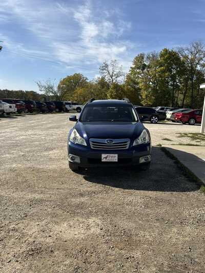 2011 Subaru Outback, $3900. Photo 12