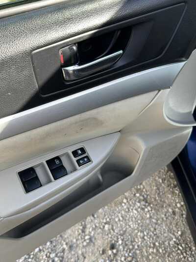 2011 Subaru Outback, $3900. Photo 5
