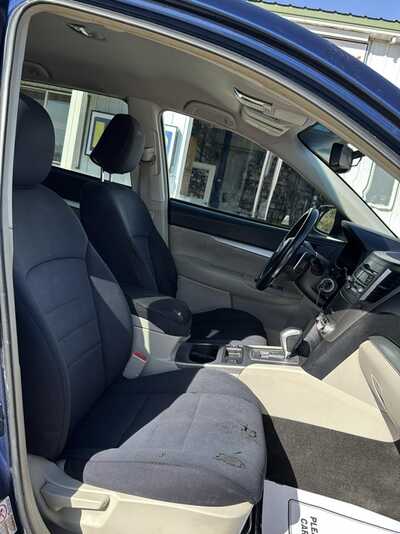 2011 Subaru Outback, $3900. Photo 7