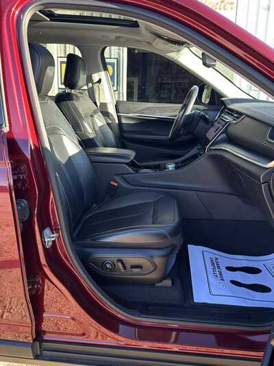 2021 Jeep Grand Cherokee L, $27900. Photo 8