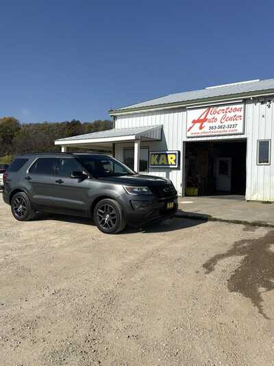 2016 Ford Explorer, $12900. Photo 2