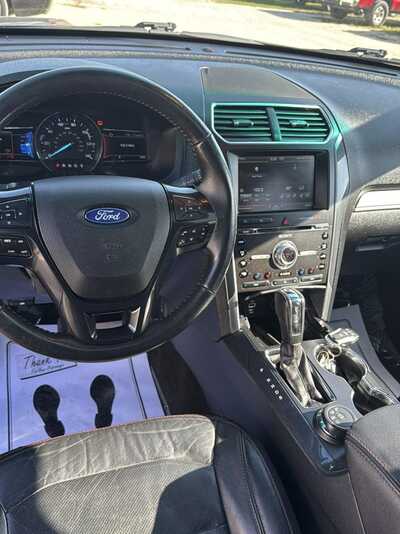 2016 Ford Explorer, $12900. Photo 4