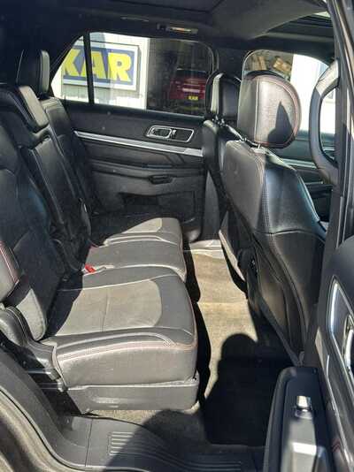 2016 Ford Explorer, $12900. Photo 9
