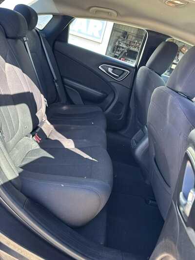 2015 Chrysler 200, $7500. Photo 9
