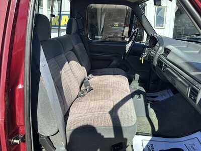 1993 Ford F150 Reg Cab, $3500. Photo 7