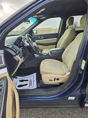 2017 Ford Explorer, $7500. Photo 7