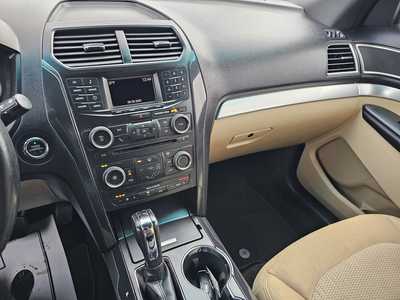 2017 Ford Explorer, $7500. Photo 9