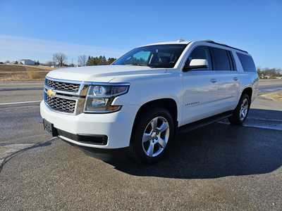 2016 Chevrolet Suburban, $11900. Photo 2