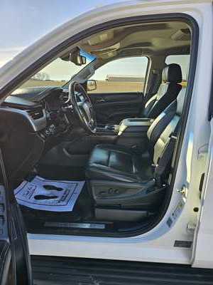 2016 Chevrolet Suburban, $11900. Photo 9