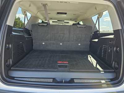 2016 GMC Yukon XL, $13900. Photo 6