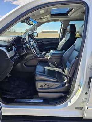 2016 GMC Yukon XL, $13900. Photo 9