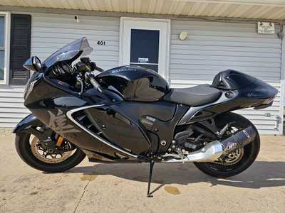 2023 Suzuki Motorcycle, $15800. Photo 3