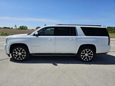 2015 GMC Yukon XL, $10900. Photo 3