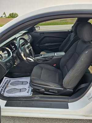 2014 Ford Mustang, $13500. Photo 6