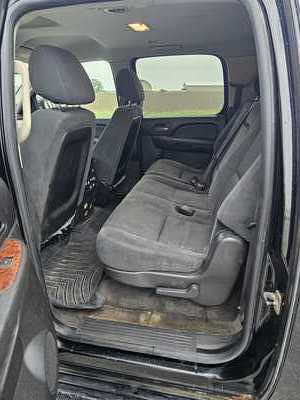 2009 Chevrolet Suburban, $2900. Photo 6