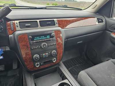 2009 Chevrolet Suburban, $2900. Photo 8