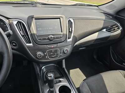2016 Chevrolet Malibu, $5500. Photo 8