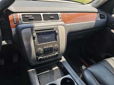 2008 GMC Yukon XL, $4950. Photo 9