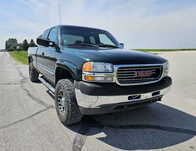2002 GMC 2500 Ext Cab, $7500. Photo 1