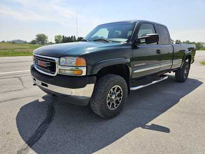 2002 GMC 2500 Ext Cab, $7500. Photo 2