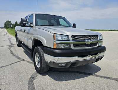 2004 Chevrolet 2500 Crew Cab, $7500. Photo 1