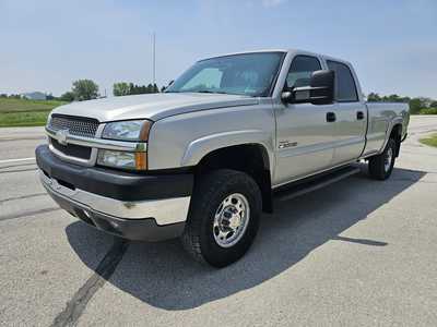 2004 Chevrolet 2500 Crew Cab, $7500. Photo 2