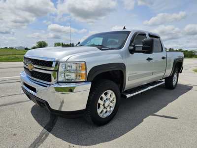 2013 Chevrolet 2500 Crew Cab, $24000. Photo 2