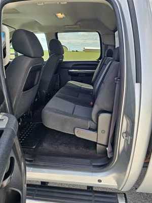 2013 Chevrolet 2500 Crew Cab, $24000. Photo 6