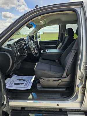 2013 Chevrolet 2500 Crew Cab, $24000. Photo 7