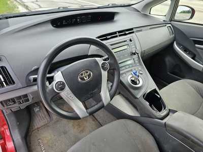 2011 Toyota Prius, $3950. Photo 8