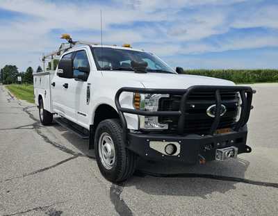2019 Ford F350 Crew Cab, $26500. Photo 1