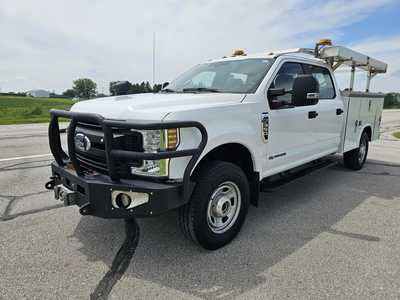 2019 Ford F350 Crew Cab, $26500. Photo 2