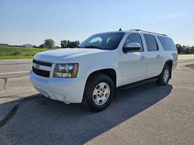 2014 Chevrolet Suburban, $7700. Photo 2