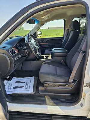 2014 Chevrolet Suburban, $7700. Photo 8