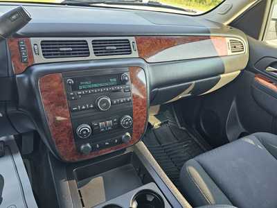2014 Chevrolet Suburban, $7700. Photo 10
