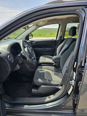 2015 Jeep Compass, $6995. Photo 7