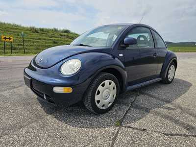 2000 Volkswagen Beetle, $3500. Photo 2
