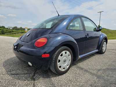 2000 Volkswagen Beetle, $3500. Photo 4