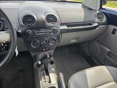 2000 Volkswagen Beetle, $3500. Photo 8