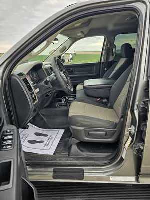 2012 RAM 3500 Crew Cab, $13900. Photo 8