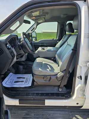 2016 Ford F350 Crew Cab, $17900. Photo 8