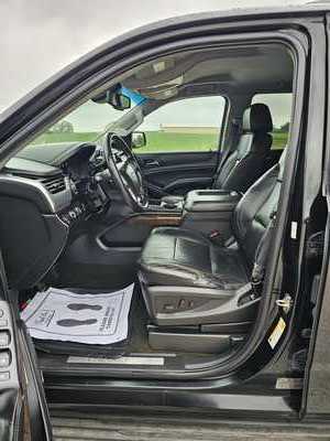2015 Chevrolet Suburban, $9500. Photo 9