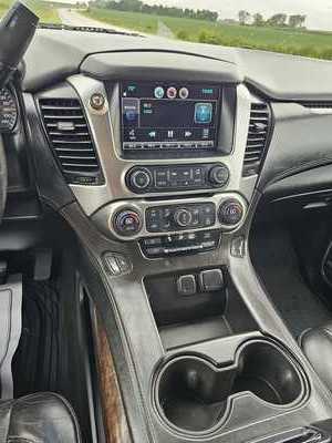 2015 Chevrolet Suburban, $9500. Photo 12