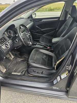 2015 Volkswagen Passat, $3950. Photo 6